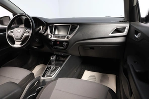 Седан Hyundai Solaris 2019 года, 1699000 рублей, Новосибирск