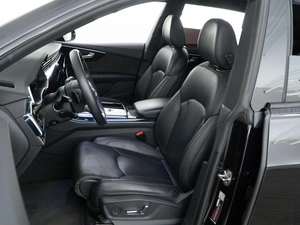 Внедорожник Audi Q8 2019 года, 7877077 рублей, Москва