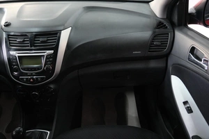 Седан Hyundai Solaris 2012 года, 789000 рублей, Омск