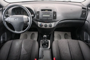 Седан Hyundai Elantra 2010 года, 589000 рублей, Красноярск