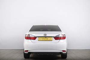 Седан Toyota Camry 2017 года, 1989000 рублей, Томск