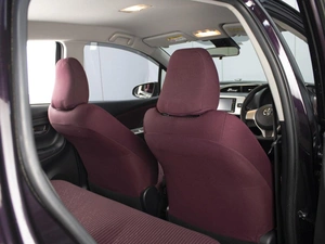 Хетчбэк Toyota Vitz 2016 года, 990000 рублей, Омск