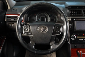 Седан Toyota Camry 2012 года, 1569000 рублей, Тюмень