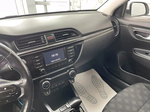 Седан Kia Rio 2017 года, 1325000 рублей, Красноярск