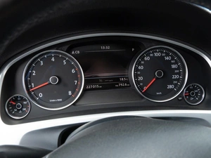 Внедорожник Volkswagen Touareg 2014 года, 2199000 рублей, Волгоград