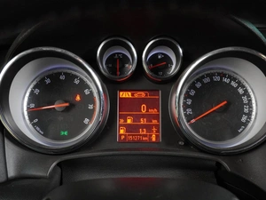 Универсал Opel Astra 2012 года, 879000 рублей, Воронеж