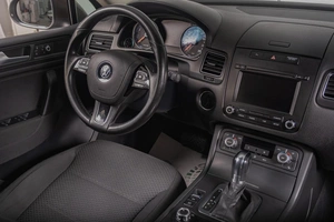 Внедорожник Volkswagen Touareg 2012 года, 2459000 рублей, Томск