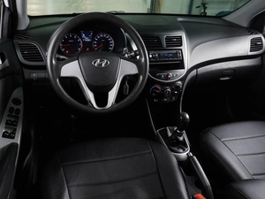 Седан Hyundai Solaris 2013 года, 899000 рублей, Воронеж