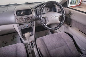 Седан Toyota Corolla 2000 года, 329000 рублей, Томск