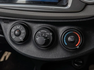 Хетчбэк Toyota Vitz 2011 года, 855000 рублей, Краснодар