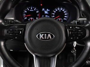 Хетчбэк Kia Rio X-Line 2018 года, 1549000 рублей, Тюмень