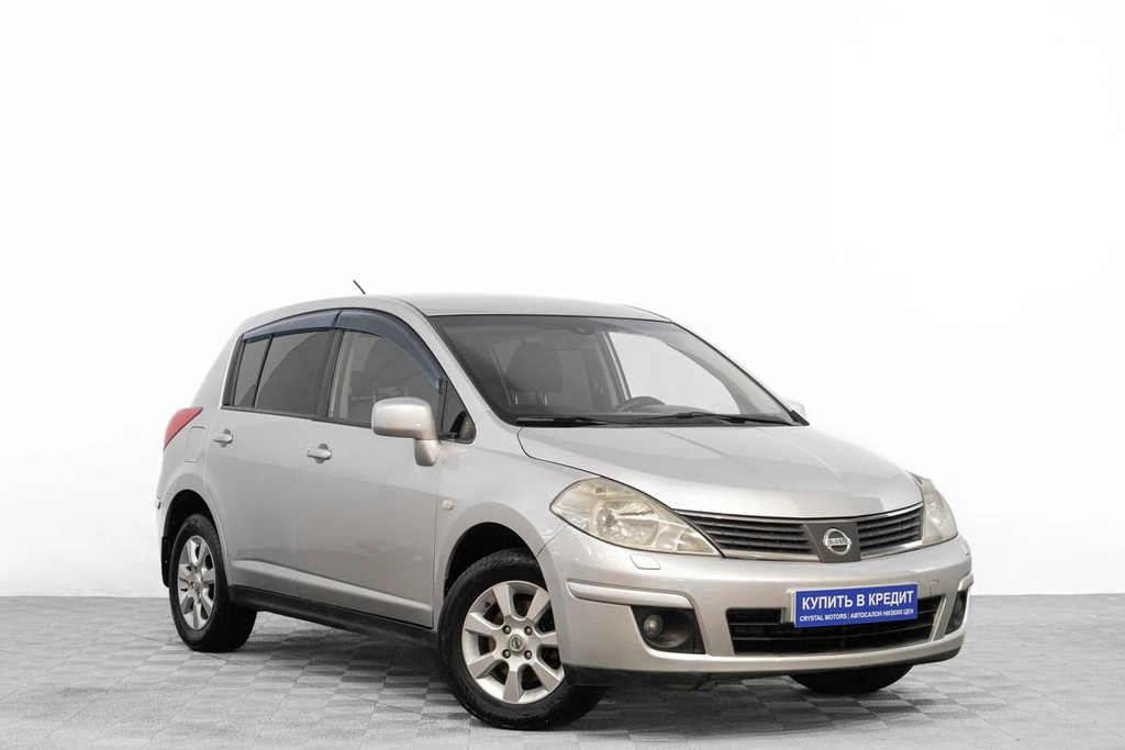 Хетчбэк Nissan Tiida 2008 года, 739000 рублей, Барнаул