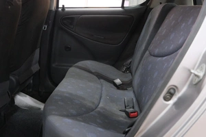 Хетчбэк Toyota Vitz 2002 года, 369000 рублей, Омск