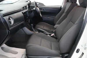 Хетчбэк Toyota Auris 2016 года, 1469000 рублей, Омск