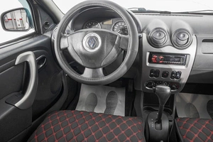 Седан Renault Logan 2015 года, 549000 рублей, Барнаул