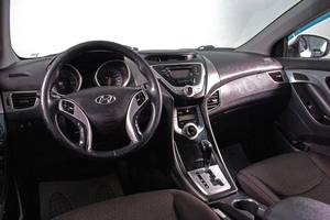 Седан Hyundai Avante 2011 года, 1079000 рублей, Сургут