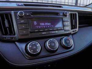 Внедорожник Toyota RAV4 2016 года, 2279000 рублей, Волгоград