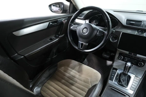 Седан Volkswagen Passat 2011 года, 1069000 рублей, Новокузнецк