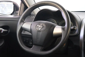 Седан Toyota Corolla 2012 года, 1129000 рублей, Омск