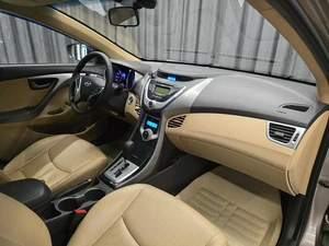 Седан Hyundai Elantra 2011 года, 875000 рублей, Красноярск