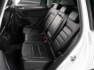 Внедорожник Volkswagen Tiguan 2017 года, 2349000 рублей, Тюмень