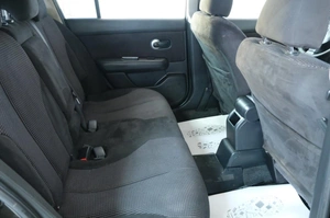 Хетчбэк Nissan Tiida 2010 года, 679000 рублей, Омск