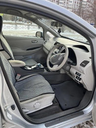 Хетчбэк Nissan Leaf 2012 года, 550000 рублей, Красноярск