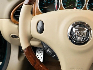 Купе Jaguar XKR 2003 года, 2119050 рублей, Москва