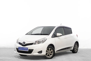 Хетчбэк Toyota Vitz 2013 года, 889000 рублей, Барнаул