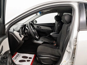 Седан Chevrolet Cruze 2011 года, 650000 рублей, Красноярск