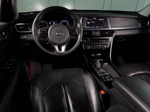 Седан Kia Optima 2017 года, 2019000 рублей, Воронеж