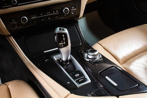 Седан BMW 5 серия 2011 года, 1799000 рублей, Сургут