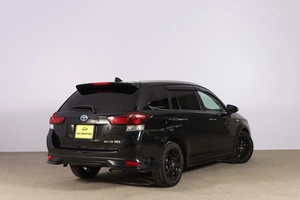 Универсал Toyota Corolla Fielder 2018 года, 1749000 рублей, Новосибирск