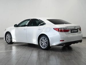 Седан Lexus ES 2013 года, 1989000 рублей, Саратов