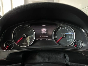 Внедорожник Volkswagen Touareg 2013 года, 2537000 рублей, Солонцы
