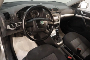 Универсал Skoda Octavia 2011 года, 859000 рублей, Челябинск