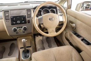 Седан Nissan Tiida 2006 года, 599000 рублей, Барнаул