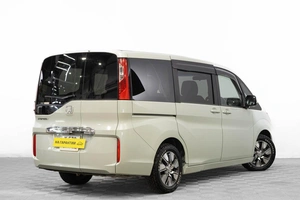 Минивэн Honda Stepwgn 2015 года, 1749000 рублей, Барнаул