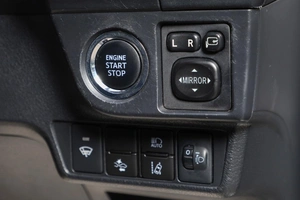 Универсал Toyota Corolla Fielder 2020 года, 1599000 рублей, Новосибирск