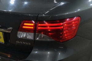 Седан Toyota Avensis 2012 года, 1529000 рублей, Новокузнецк
