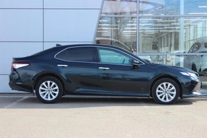 Седан Toyota Camry 2018 года, 2290000 рублей, Ярославль