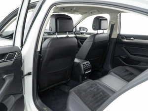 Седан Volkswagen Passat 2016 года, 1713444 рублей, Москва