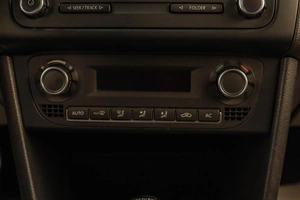 Хетчбэк Volkswagen Polo 2012 года, 989000 рублей, Челябинск
