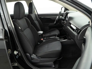 Внедорожник Mitsubishi Outlander 2019 года, 2293055 рублей, Москва