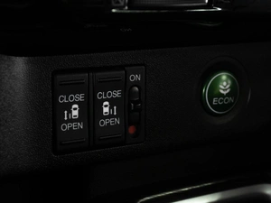 Минивэн Honda Stepwgn Spada 2021 года, 3049000 рублей, Тюмень