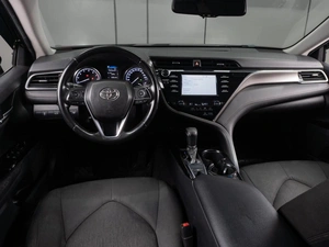 Седан Toyota Camry 2018 года, 2149000 рублей, Тюмень