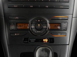 Хетчбэк Toyota Auris 2008 года, 649050 рублей, Москва