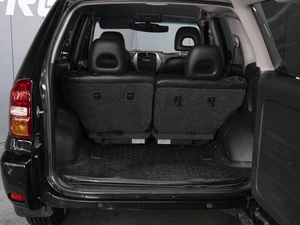 Внедорожник Toyota RAV4 2004 года, 910000 рублей, Омск