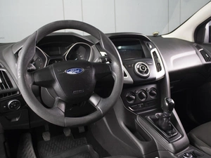 Хетчбэк Ford Focus 2011 года, 610000 рублей, Омск
