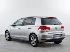 Хетчбэк Volkswagen Golf 2012 года, 998999 рублей, Москва
